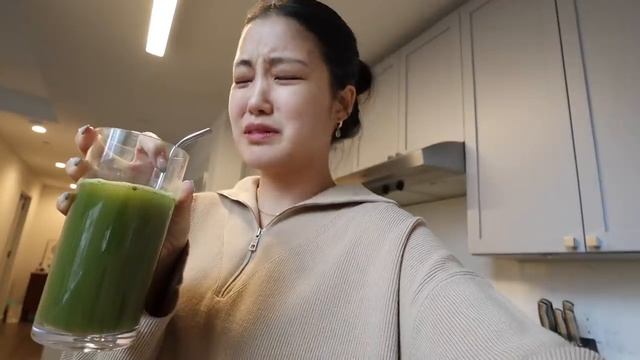 Living Alone Diaries | Back at my NY apartment, cooking and eating a lot, working out, haul смотреть онлайн