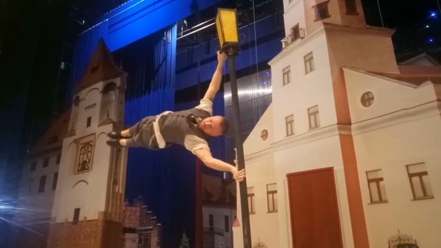 Дворец Республики. Минск 2017-2018. Новогодние шоу. Lamp post act. Pole act. смотреть онлайн