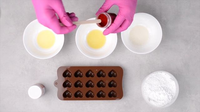 Как покрасить глазурь и шоколад смотреть онлайн