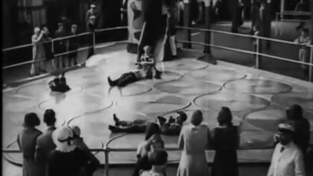 Some of the safer rides at Coney Island in the 1930s and 1940s. смотреть онлайн