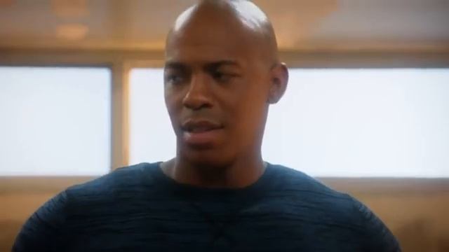 Barry explains multiverse to team Supergirl смотреть онлайн