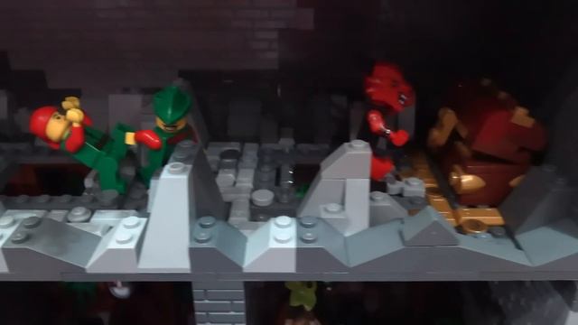 Huge LEGO Dungeons & Dragons by over 30 builders смотреть онлайн