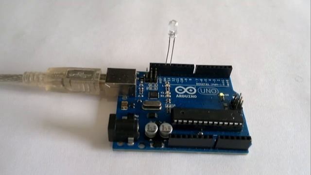 LED Blink sketch (Arduino) смотреть онлайн