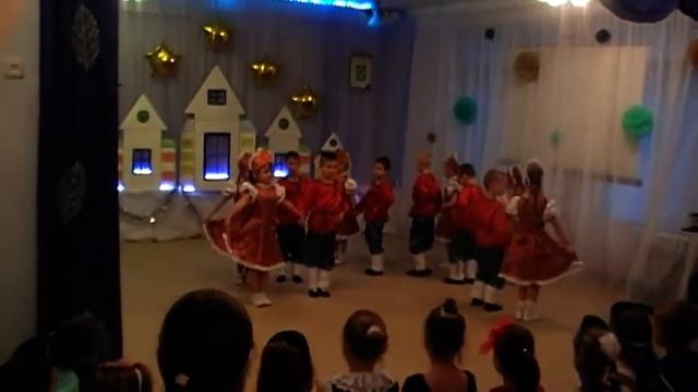 Танцевальная композиция "Рябинушка" смотреть онлайн