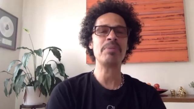 Joe Elliott Hobson chats to Eagle Eye Cherry on Redroad FM смотреть онлайн