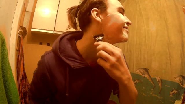 Короче говоря я СБРИЛ УСЫ! Каково быть без УСОВ? Очень смешное видео.