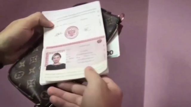 российский паспорт Елены Зеленской якобы нашли в тайнике в конфискованной квартире Зеленского в Ялт смотреть онлайн