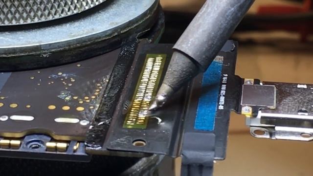 iPad Pro 10.5 Charging Port Repair смотреть онлайн