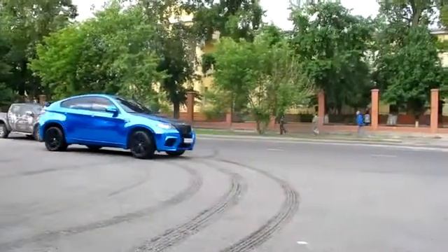 BMW X6M СИНЯЯ зеркальная пленка BLUE chrome смотреть онлайн