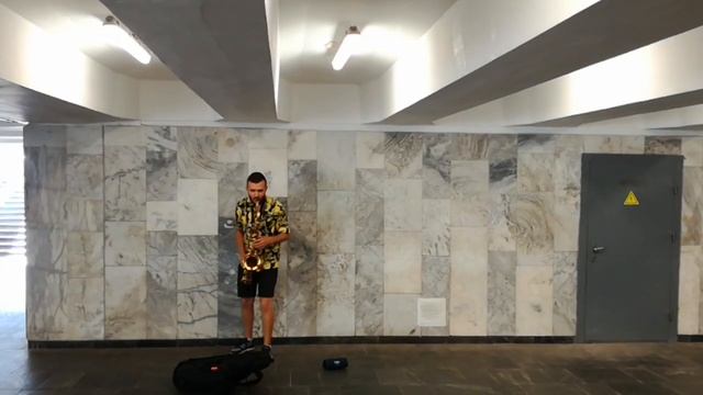 Беспечный ангел Ария кавер на саксофоне в исполнении уличного музыканта в Минске смотреть онлайн