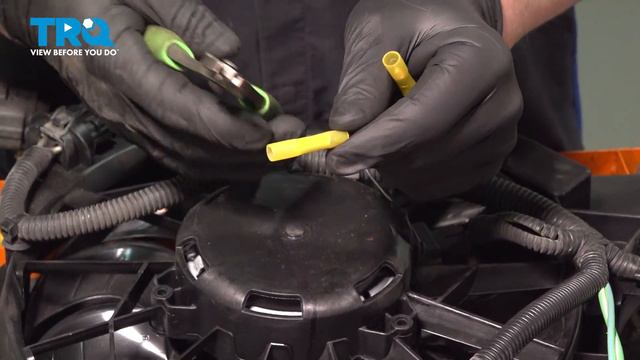 How to Replace Radiator Fan Resistor 2000-2007 Ford Focus смотреть онлайн