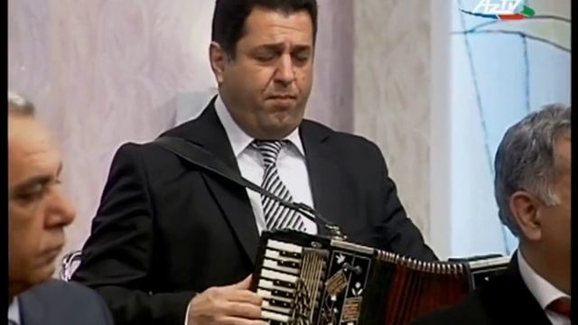 Nazpəri Dostəliyeva - İlk Məhəbbət (söz: Süleyman Rüstəm, Mus: Habil Əliyev)