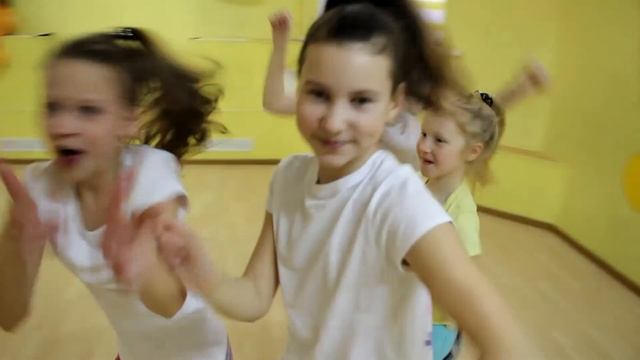 8 марта поздравление от детей Центра современного танца Smart dance смотреть онлайн
