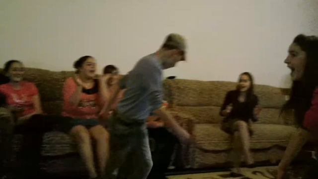 Ani & Gugo break dance смотреть онлайн