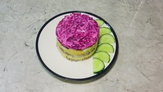 Делюсь секретом успеха своей селёдки под шубой: особая нарезка и дубль некоторых слоев, так вкуснее