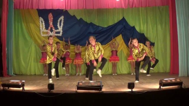 коллектив "Взрыв" - танец "Моя Марусечка" смотреть онлайн