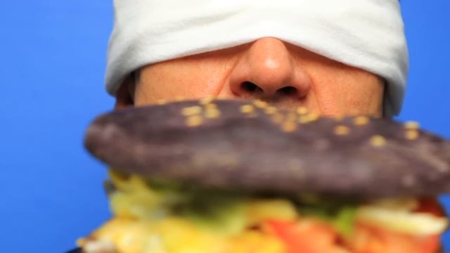 ЧЕРНО - БЕЛЫЙ ЧЕЛЛЕНДЖ 24 Часа в одном цвете! Едим еду одного цвета One Color for 24 hours Challeng смотреть онлайн