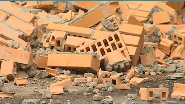 Обвалився фасад смотреть онлайн