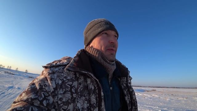 Рыбалка 2024 . Хапуга для рыбалки ловит. Увидили рыбу под водой и давай ее ловить! смотреть онлайн