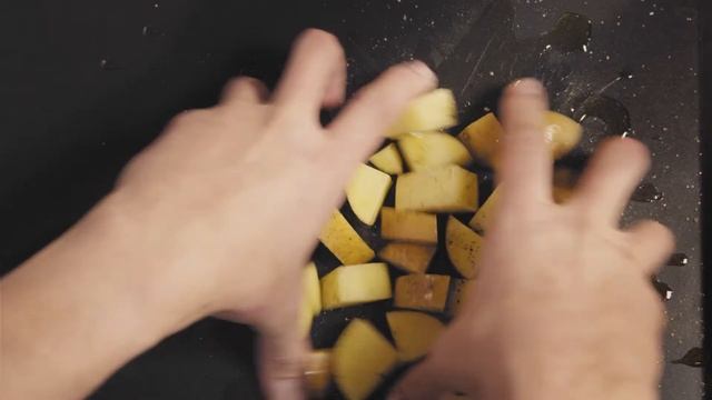 MANDARIN GOURMET. КАРЕ ЯГНЕНКА В ОБЛЕПИХОВОМ СОУСЕ НА ПОДУШКЕ ИЗ ЗАПЕЧЕННОГО КАРТОФЕЛЯ смотреть онлайн