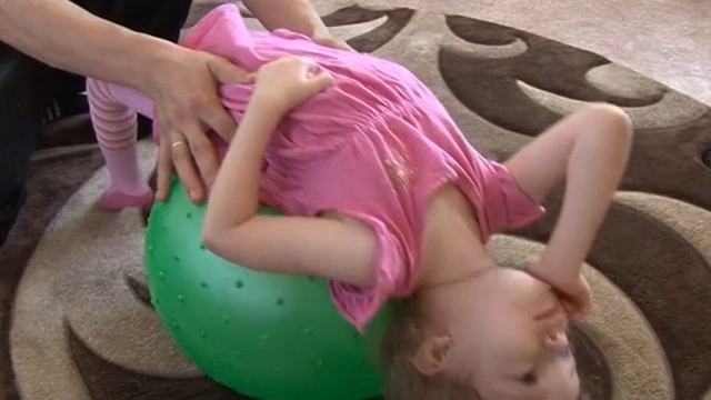 Девочке из Губкина нужна материальная помощь, чтобы попасть на реабилитацию смотреть онлайн