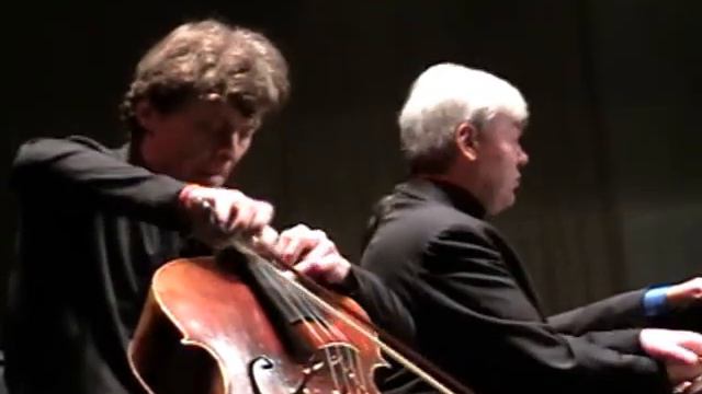L.Desyatnikov - "variations on obtaining of a dwelling" R.Komachkov, A.Goribol смотреть онлайн
