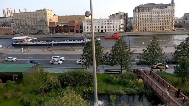 Красная площадь, парк Зарядье. Прогулка) смотреть онлайн