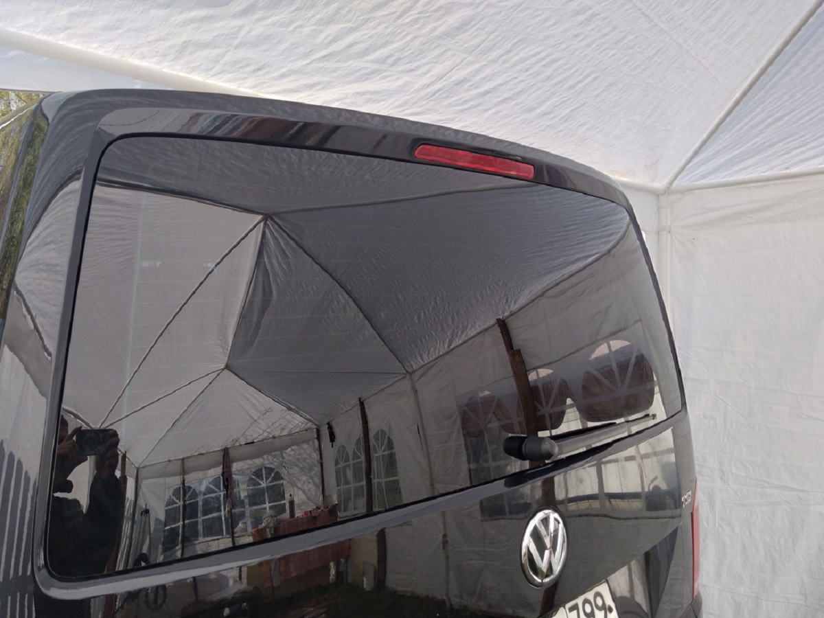Демонтаж заднего стоп сигнала на VW Caravelle T6.mp4 смотреть онлайн