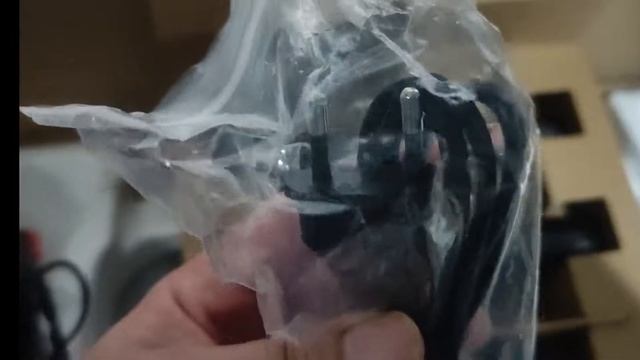 JBL PartyBox On-The-Go Portable party speaker with built-in lights and wireless mic смотреть онлайн