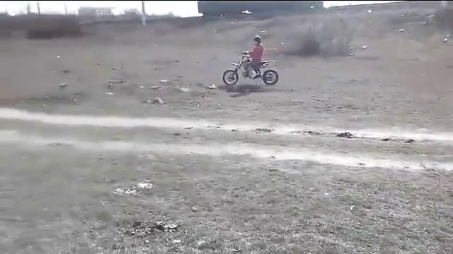 Настя 7 лет ( питбайк) смотреть онлайн