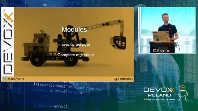 Major Migrations Made Easy • Tim te Beek • Devoxx Poland 2022 смотреть онлайн