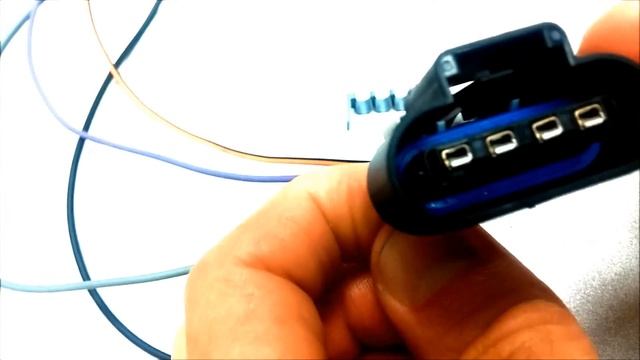 Removing a terminal from a connector смотреть онлайн
