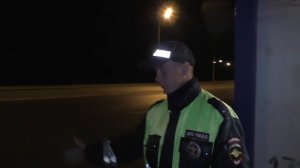 Гаишники остановили военных и закрылись на посту