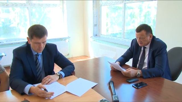 Алексей Валов и Надежда Суровцева провели совещание по строительству детских садов смотреть онлайн