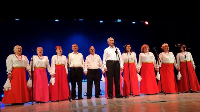 "Севастополь останется русским!" - исполняет ансамбль "Истоки" смотреть онлайн