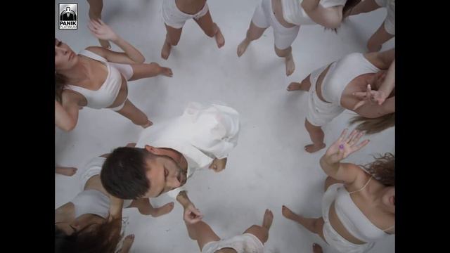 Γιώργος Λιβάνης ft. Ayman - Σεντόνι - Official Music Video смотреть онлайн
