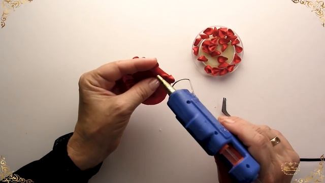 Heart of satin ribbons Brooch Kanzashi MK Сердце из атласной ленты Брошь Канзаши МК смотреть онлайн