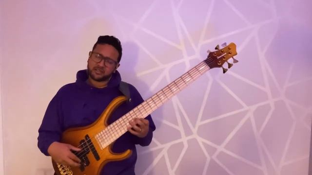 SOO MANY TONES ON THIS ONE OF A KIND BASS!! смотреть онлайн
