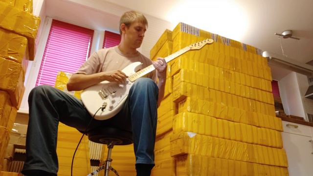 Обзор звука китайской реплики Fender Stratocaster hss белая. предположительно липа. смотреть онлайн