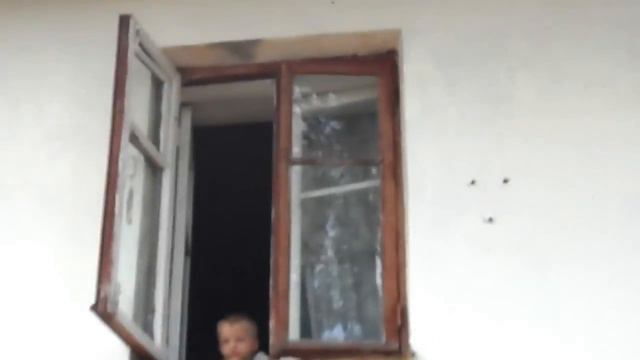 Шок!!! 4-летний мальчик выпал из окна! смотреть онлайн
