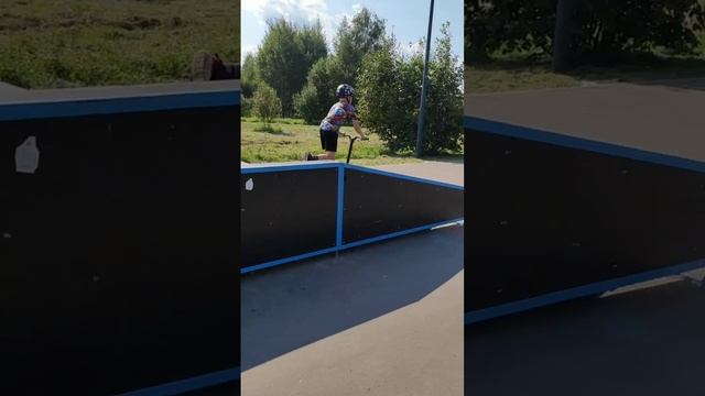Впервые катаюсь в скейт-парке на Белоозëрской