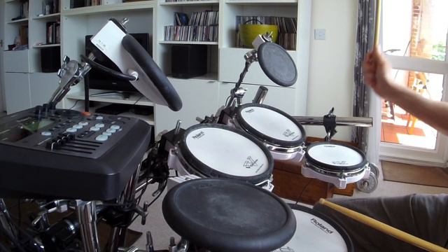 Making music with Logic Pro x and Roland V drums. смотреть онлайн