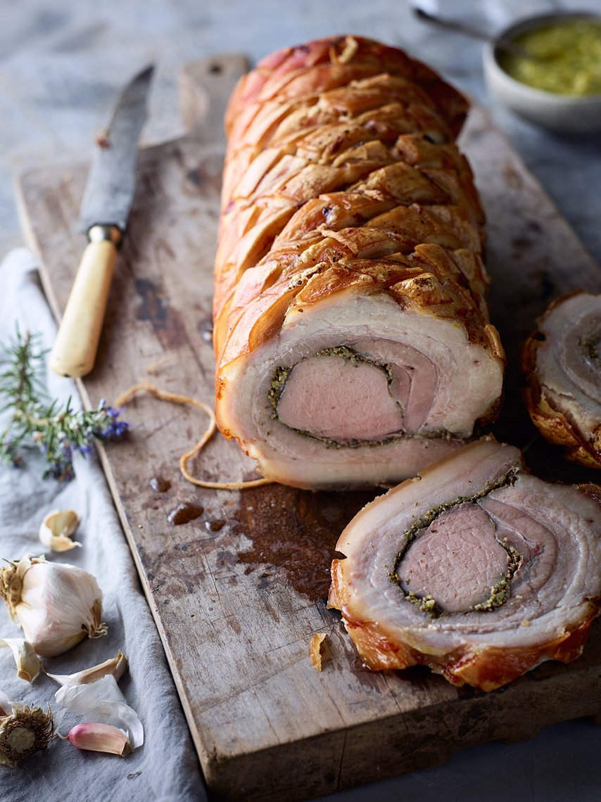 Как приготовить вкусный мясной рулет! Рулька по деревенски!.mp4 смотреть онлайн