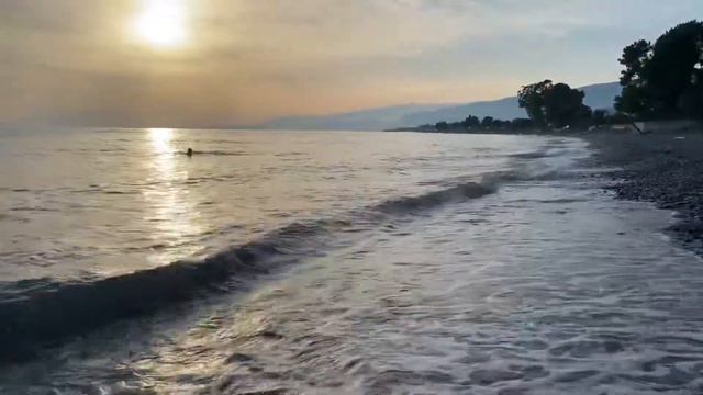 Тёплое море Сухума смотреть онлайн