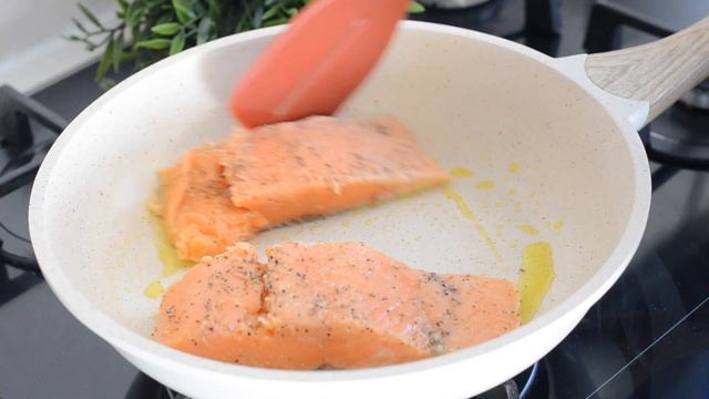 Такой ВКУСНОЙ РЫБЫ я НИКОГДА не ела. Теперь ГОТОВИТЬ буду ТОЛЬКО ТАК! Рыба на сковороде за 20 минут смотреть онлайн