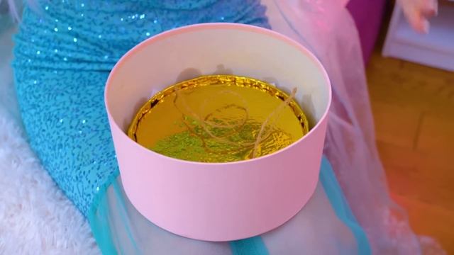 Мы Удочерили Принцесс Тройняшек! Бедная vs Богатая vs Гига Богатая Принцесса смотреть онлайн