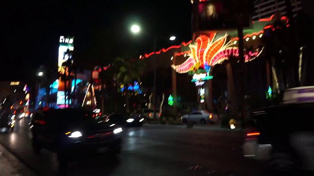 Прогулка по улице в LasVegas`e смотреть онлайн