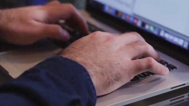Entenda a guerra entre o Chat GPT e a nova IA do Google смотреть онлайн