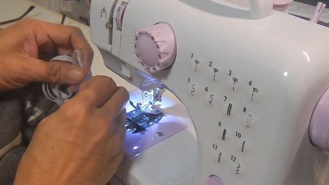Mini Sewing Machine 迷你縫紉機 FHSM-505(A) смотреть онлайн