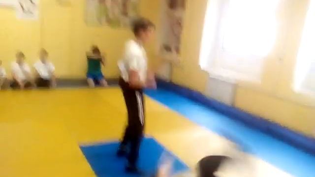 Stikhiya Wing Chun. Защита от кругового удара ногой. смотреть онлайн